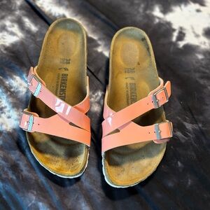 Women’s 38 Birkenstock coral patent sandal slides